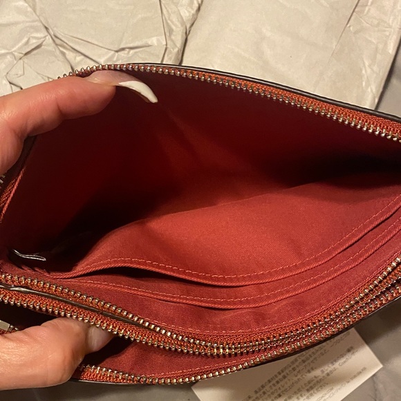 Coach Coral 9x6” Leather double zip Wristlet w/Dustbag nwot - Picture 4 of 6